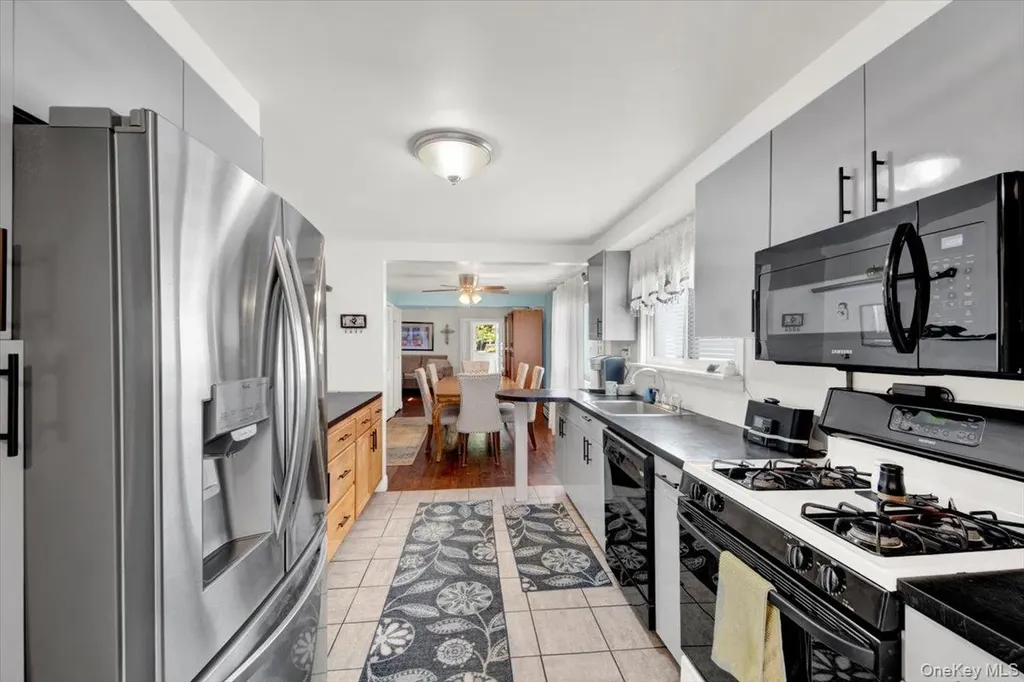 656 Wilcox Avenue Bronx NY 10465