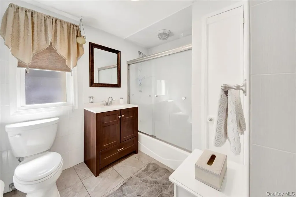 656 Wilcox Avenue Bronx NY 10465