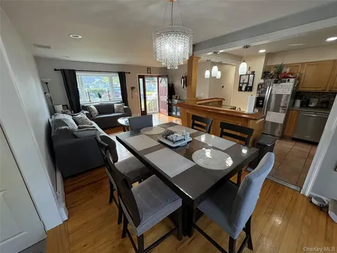 33 Maida Avenue Deer Park NY 11729