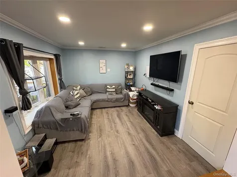 33 Maida Avenue Deer Park NY 11729