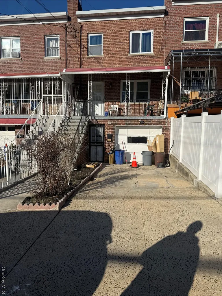 655 E 240th Street Bronx NY 10470