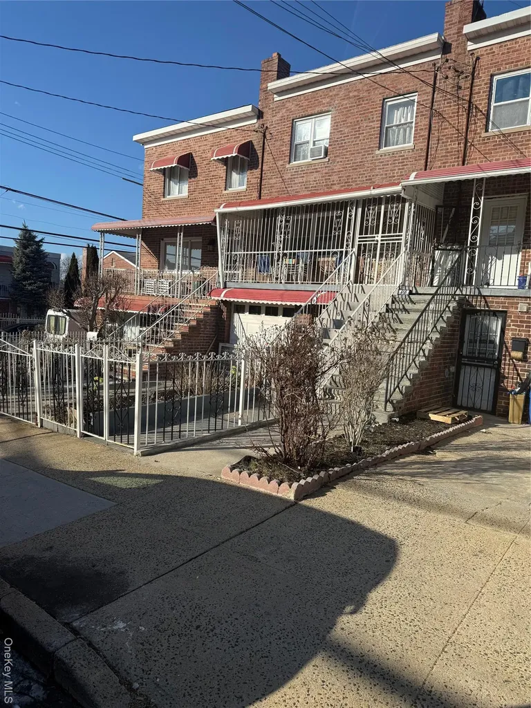 655 E 240th Street Bronx NY 10470