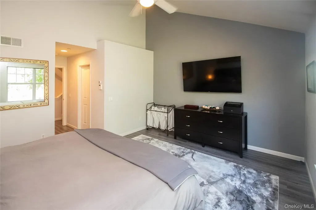 303 Bridgeview Drive Poughkeepsie NY 12601