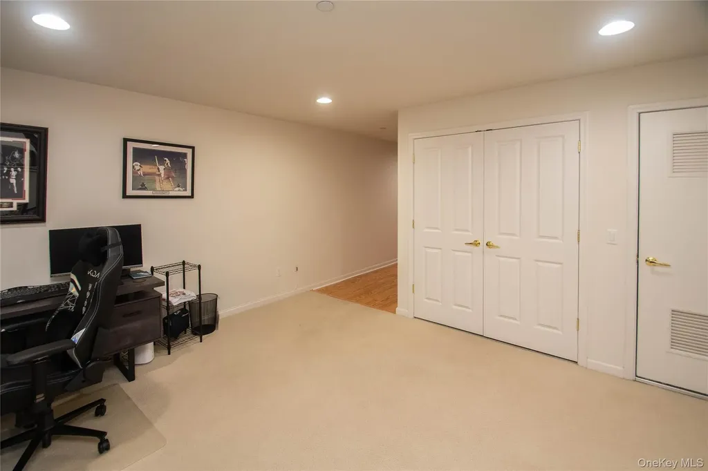 303 Bridgeview Drive Poughkeepsie NY 12601
