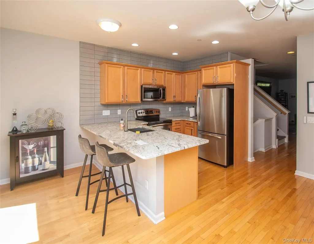 303 Bridgeview Drive Poughkeepsie NY 12601