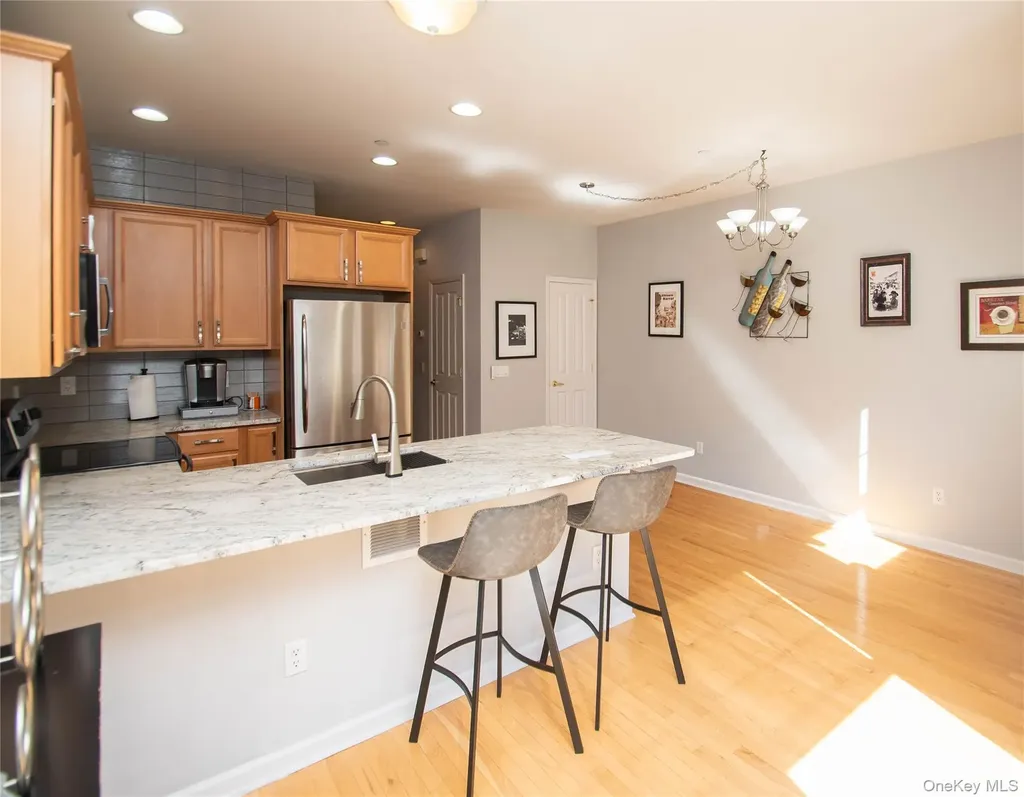 303 Bridgeview Drive Poughkeepsie NY 12601