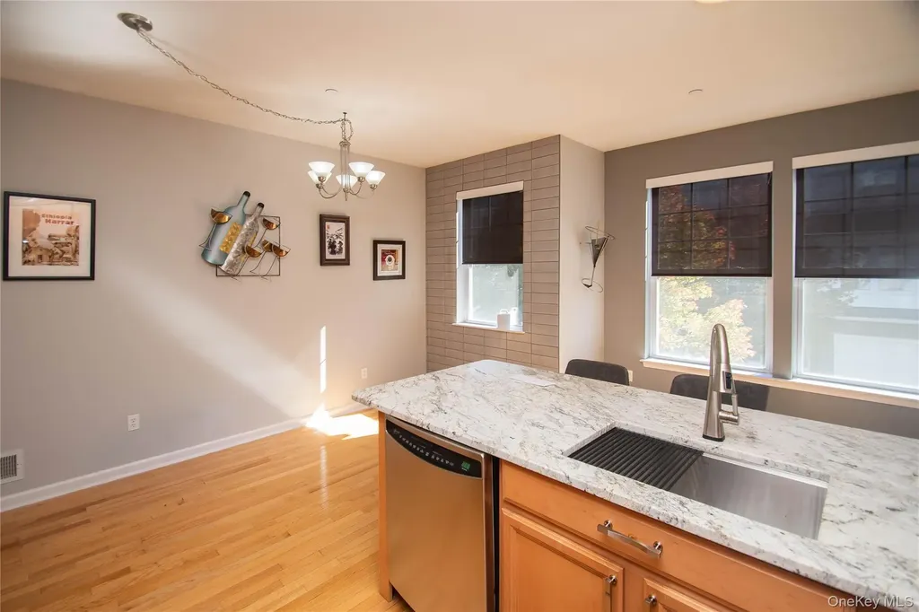 303 Bridgeview Drive Poughkeepsie NY 12601