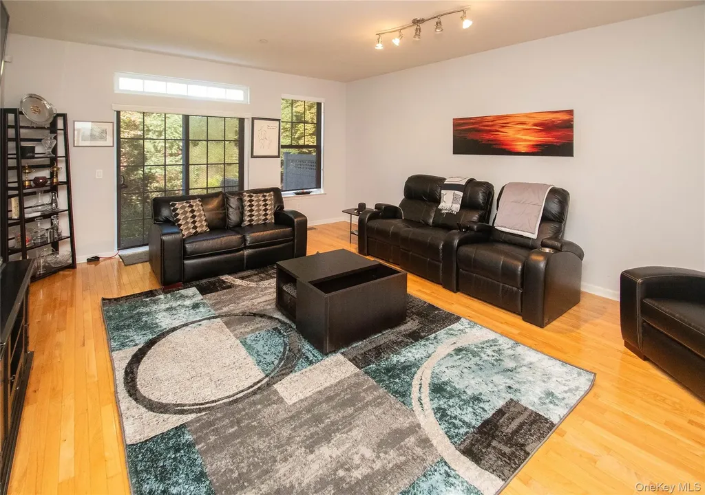 303 Bridgeview Drive Poughkeepsie NY 12601
