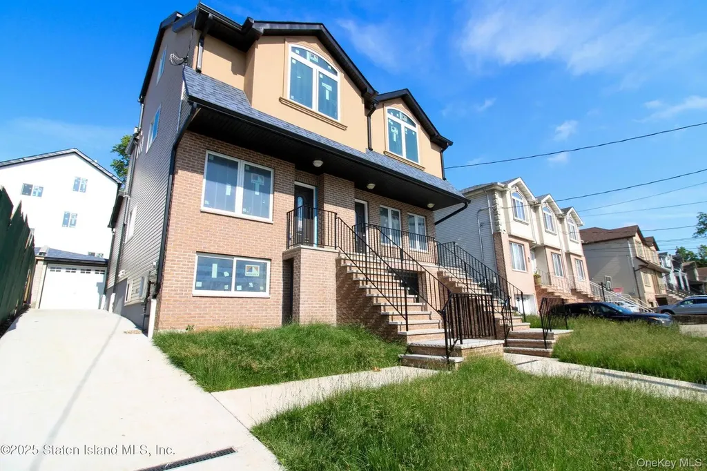 85 Perry Avenue Staten Island NY 10314