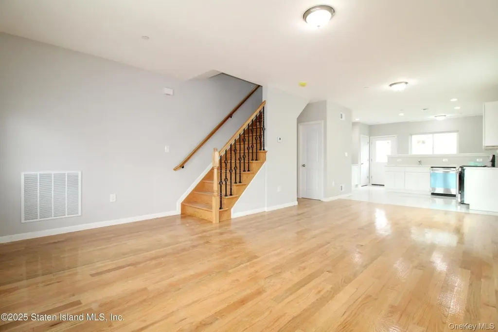 85 Perry Avenue Staten Island NY 10314