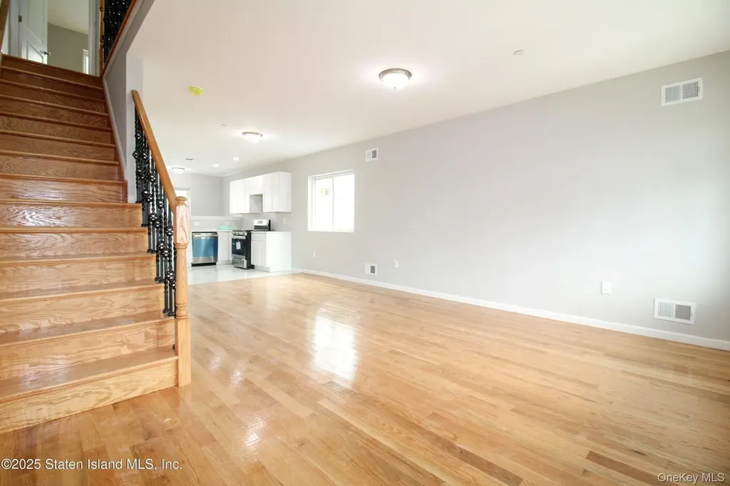 85 Perry Avenue Staten Island NY 10314