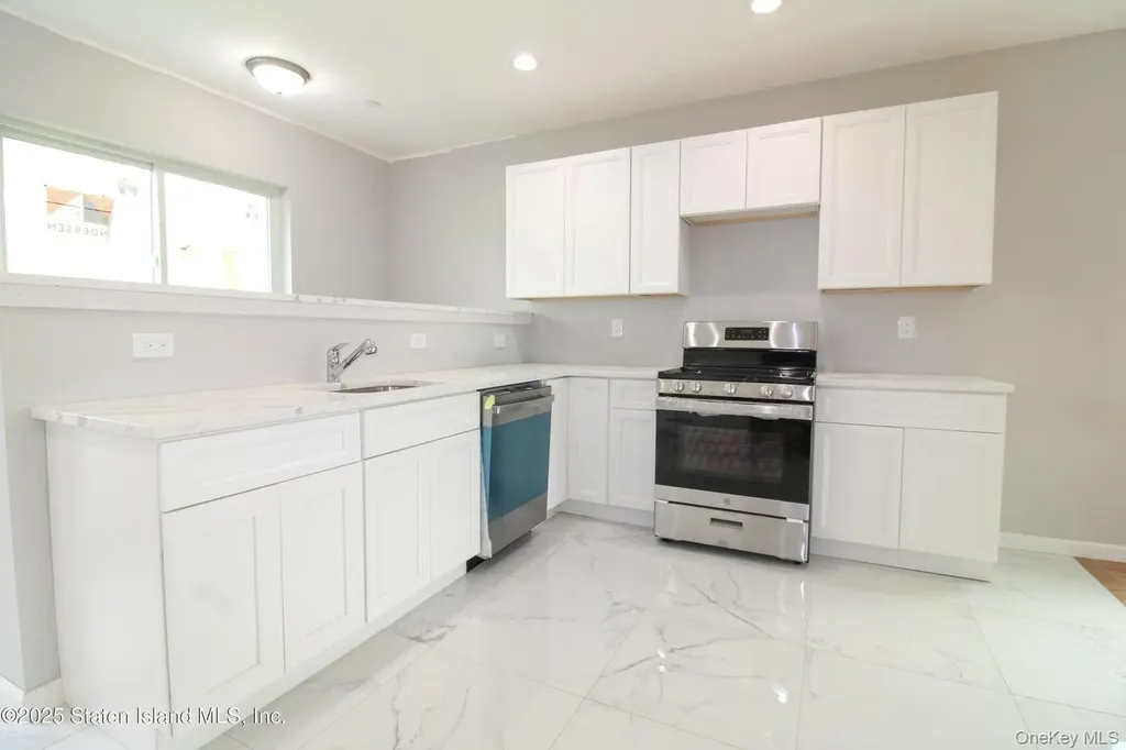 85 Perry Avenue Staten Island NY 10314