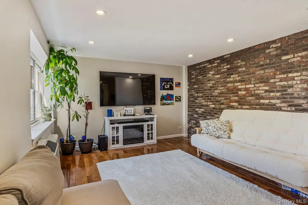 144-55 Melbourne Avenue Flushing NY 11367