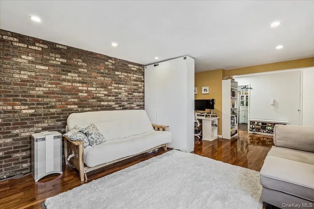 144-55 Melbourne Avenue Flushing NY 11367