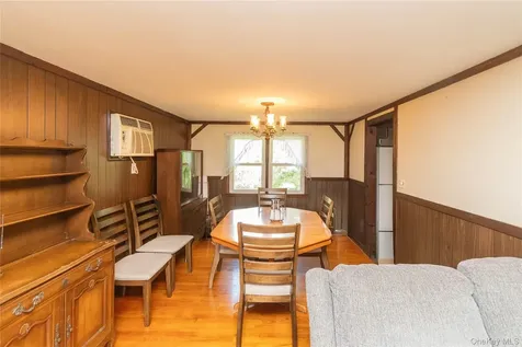 31 Lawrence Road Hyde Park NY 12538