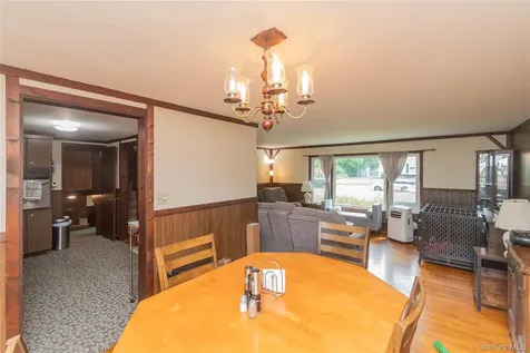 31 Lawrence Road Hyde Park NY 12538