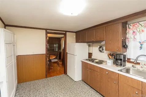 31 Lawrence Road Hyde Park NY 12538