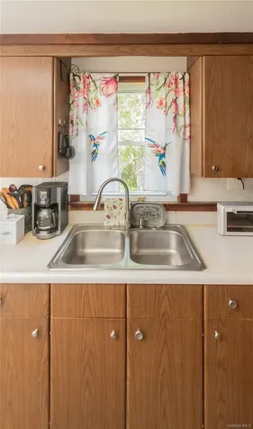 31 Lawrence Road Hyde Park NY 12538