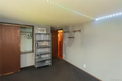 31 Lawrence Road Hyde Park NY 12538