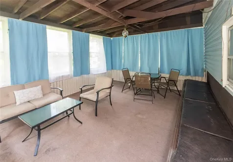 31 Lawrence Road Hyde Park NY 12538