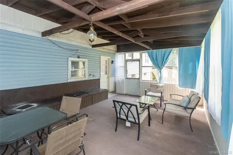 31 Lawrence Road Hyde Park NY 12538