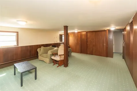 31 Lawrence Road Hyde Park NY 12538