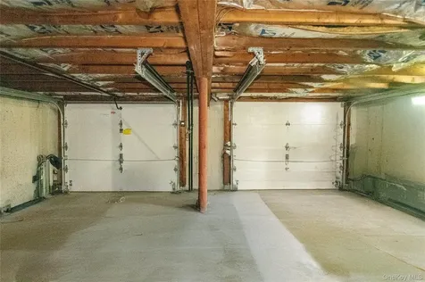 31 Lawrence Road Hyde Park NY 12538