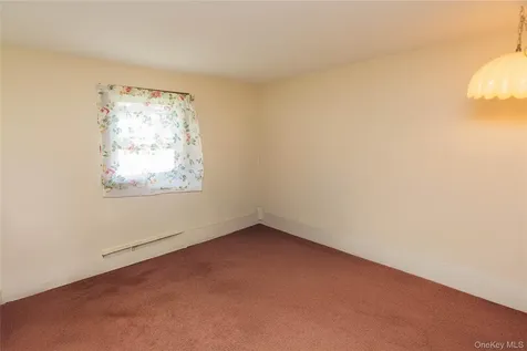 31 Lawrence Road Hyde Park NY 12538