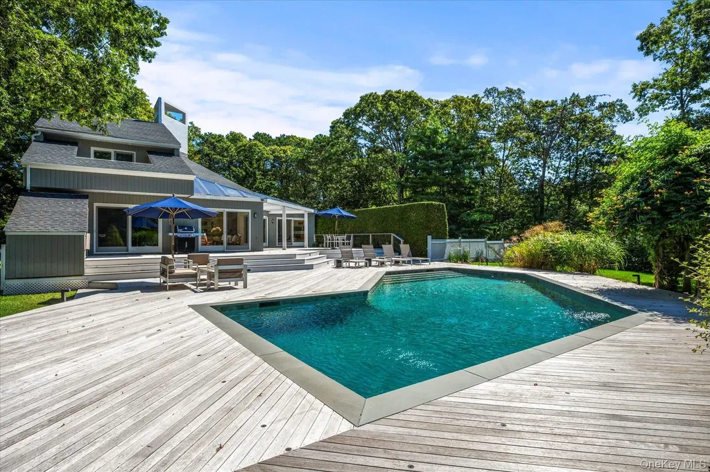 1 Acorn Path Quogue NY 11959