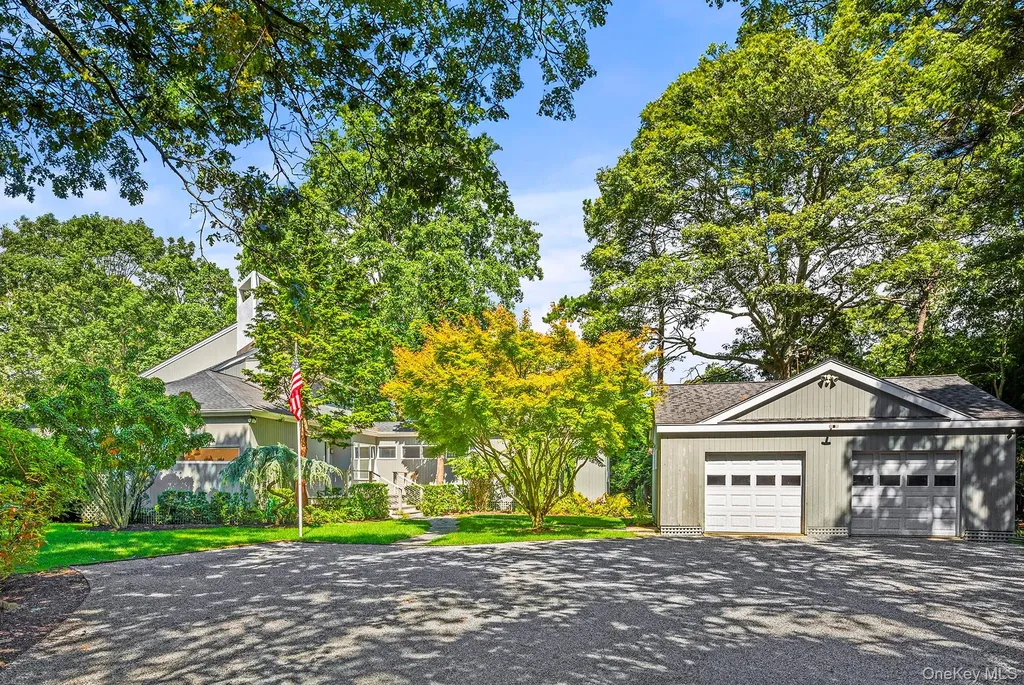 1 Acorn Path Quogue NY 11959