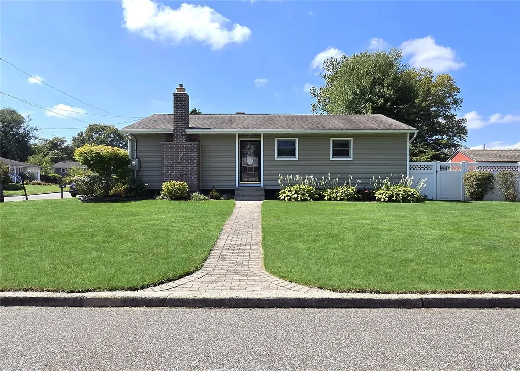 21 Jackson Avenue Centereach NY 11720
