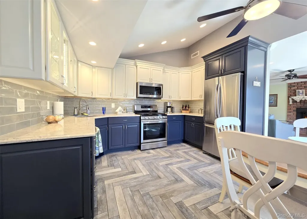 21 Jackson Avenue Centereach NY 11720