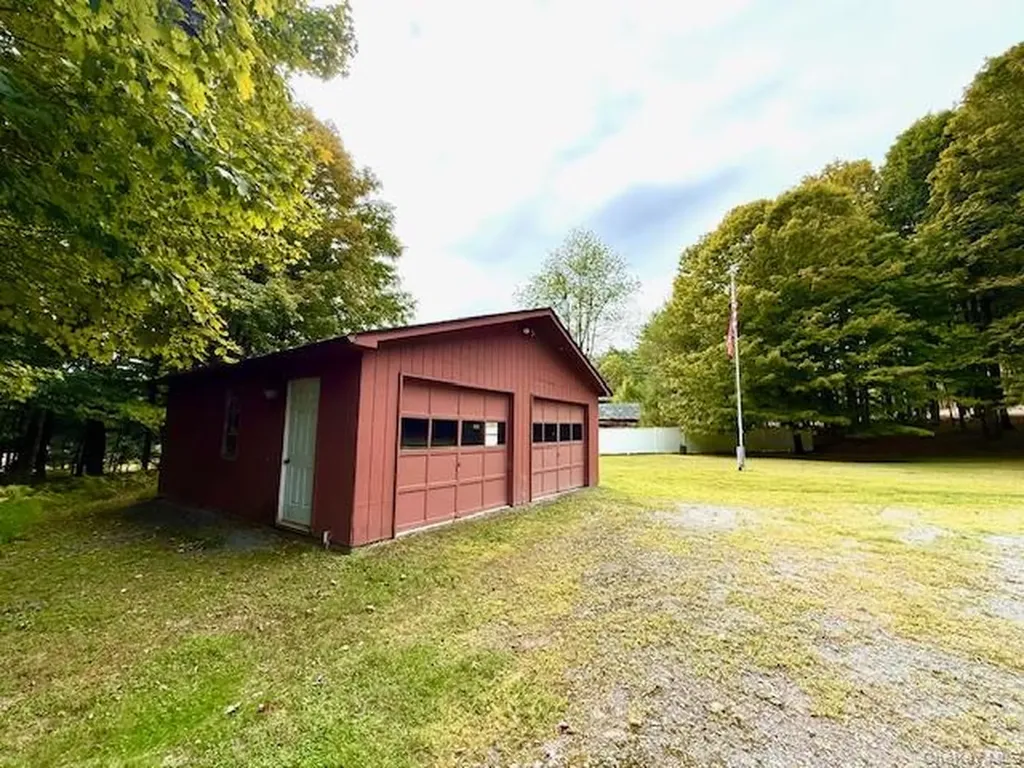 19 Andrew Paye Road Pond Eddy NY 12770