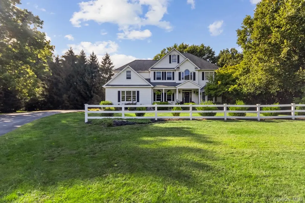 17 High Goal Lane Beacon NY 12508