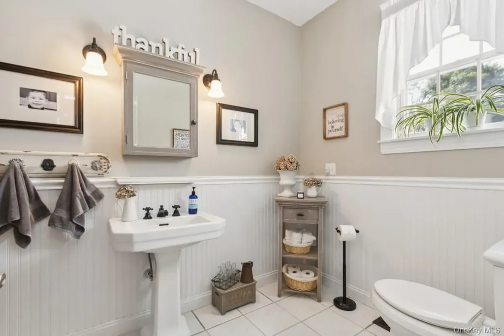 17 High Goal Lane Beacon NY 12508