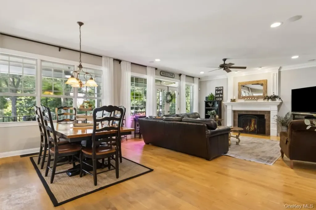 17 High Goal Lane Beacon NY 12508