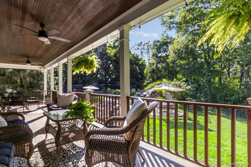 17 High Goal Lane Beacon NY 12508