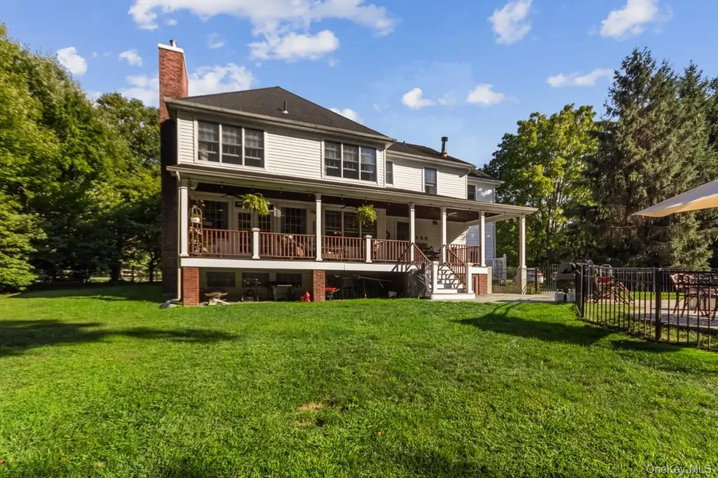 17 High Goal Lane Beacon NY 12508