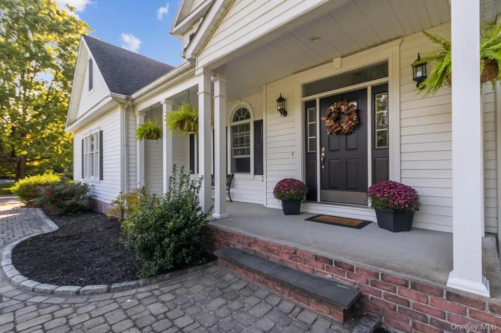 17 High Goal Lane Beacon NY 12508