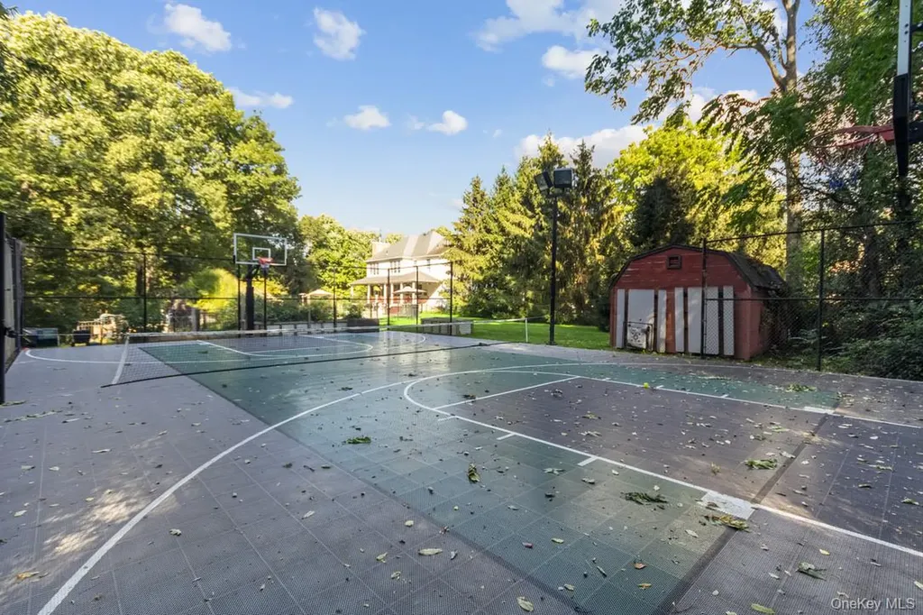 17 High Goal Lane Beacon NY 12508