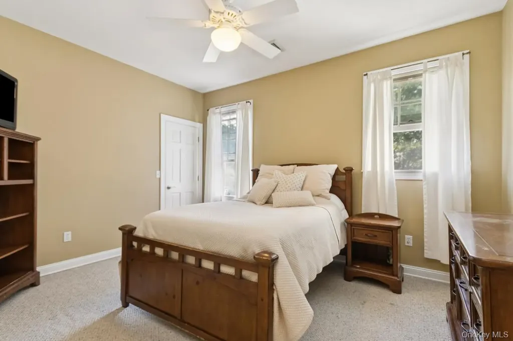 17 High Goal Lane Beacon NY 12508