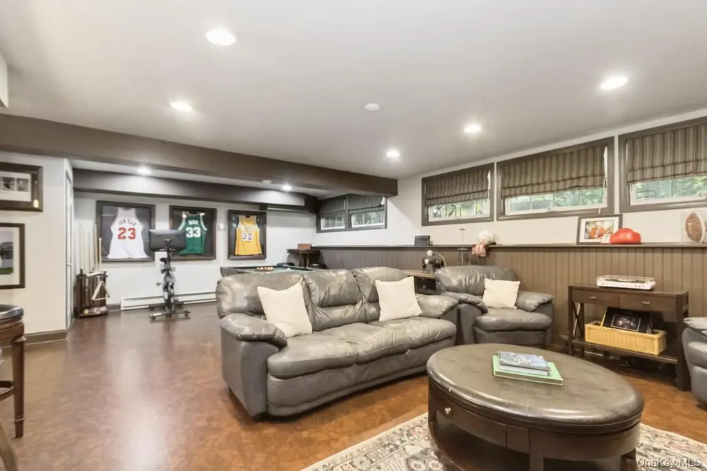 17 High Goal Lane Beacon NY 12508
