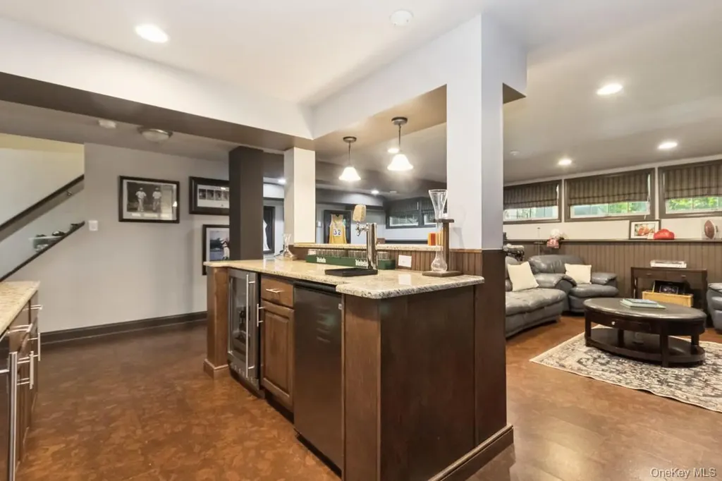 17 High Goal Lane Beacon NY 12508