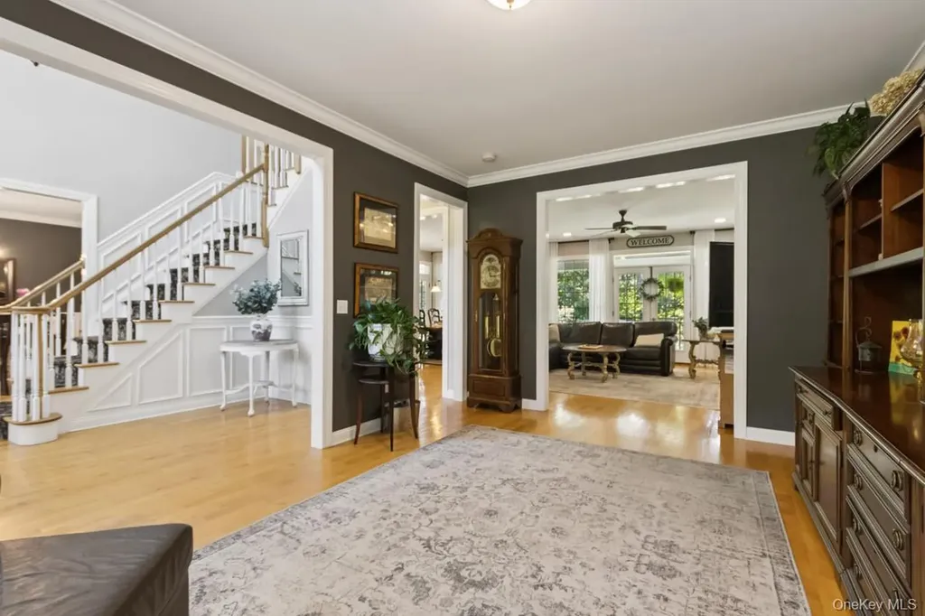 17 High Goal Lane Beacon NY 12508