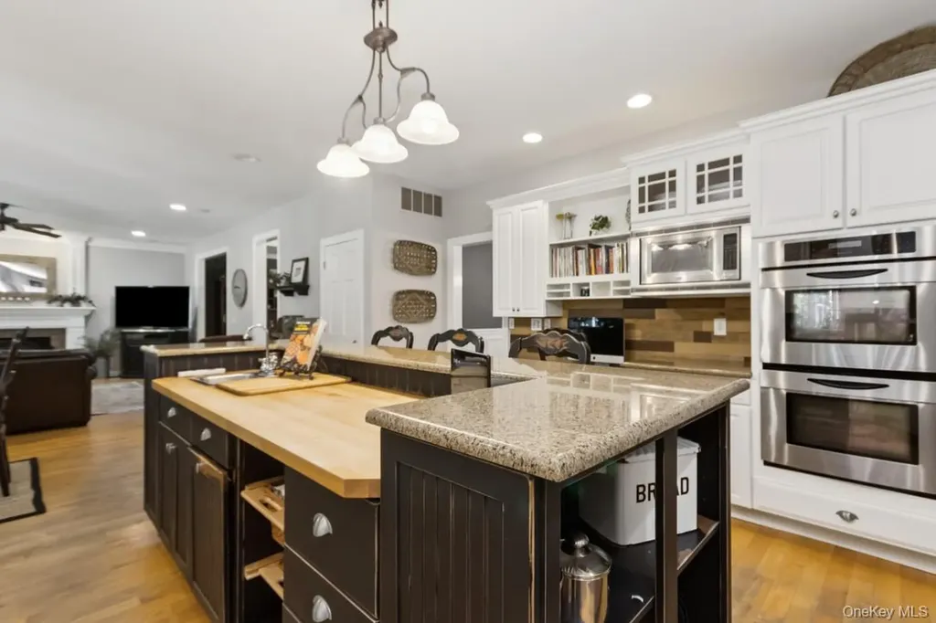 17 High Goal Lane Beacon NY 12508