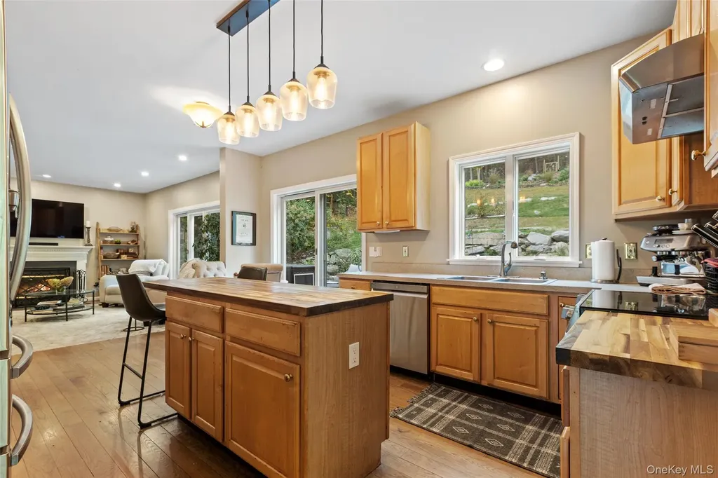 10 Andreas Court Holmes NY 12531