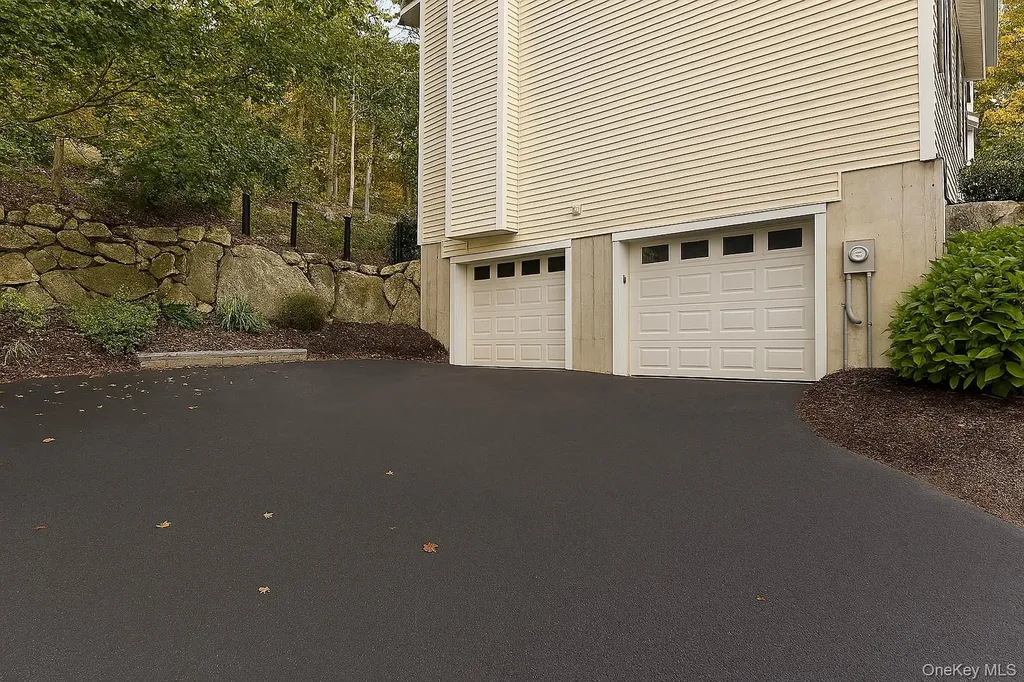 10 Andreas Court Holmes NY 12531
