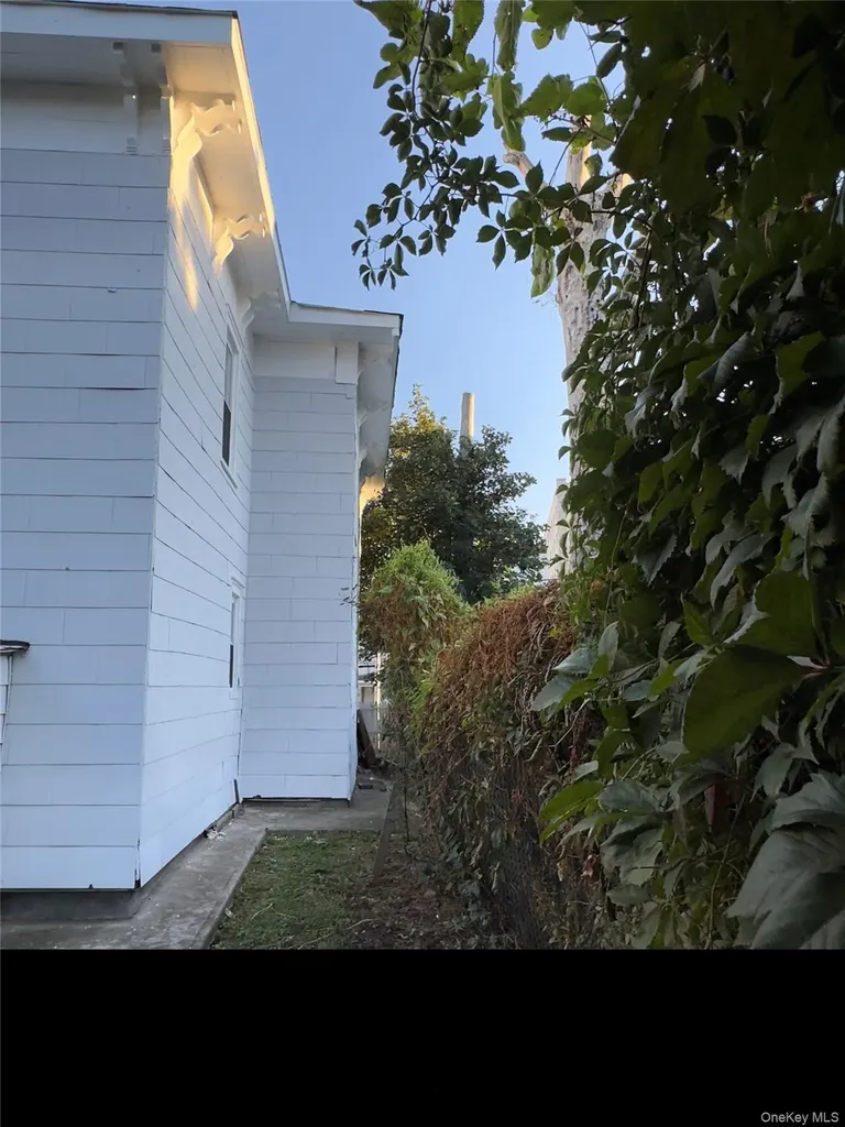 11 Lafayette Place Yonkers NY 10701