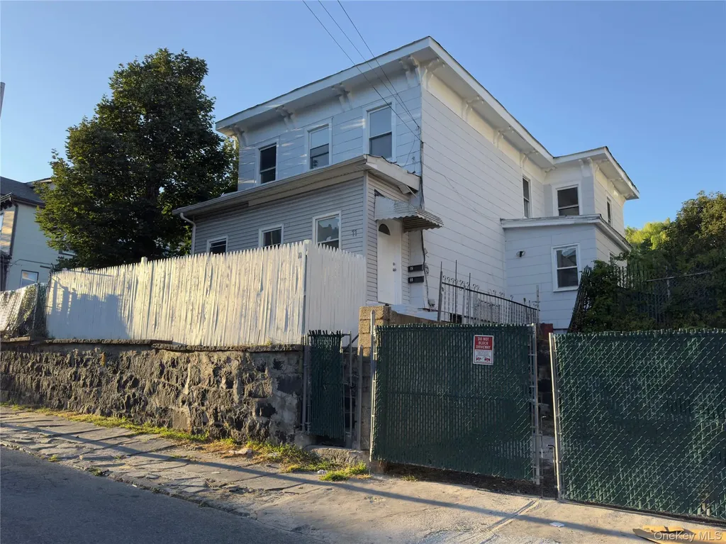 11 Lafayette Place Yonkers NY 10701