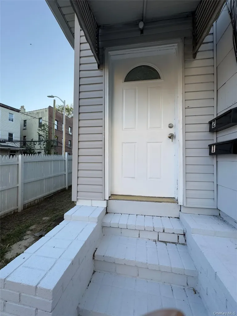 11 Lafayette Place Yonkers NY 10701